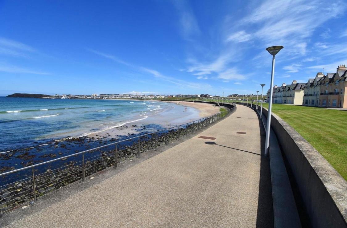 Sound Of The Sea - Penthouse In Portrush 아파트 외부 사진