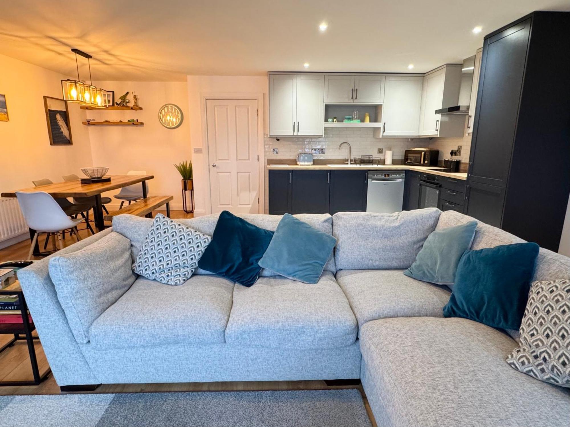 Sound Of The Sea - Penthouse In Portrush 아파트 외부 사진