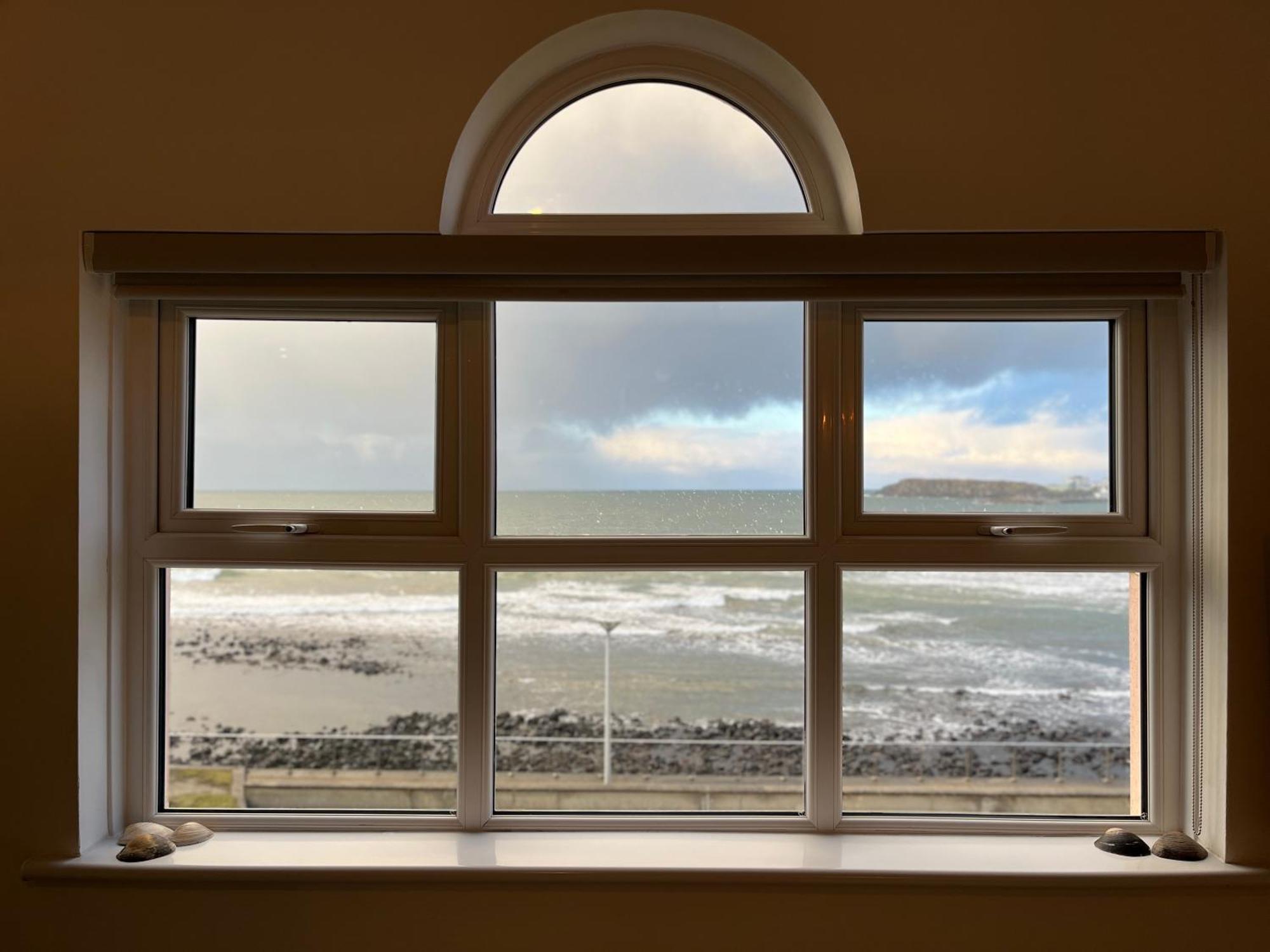 Sound Of The Sea - Penthouse In Portrush 아파트 외부 사진
